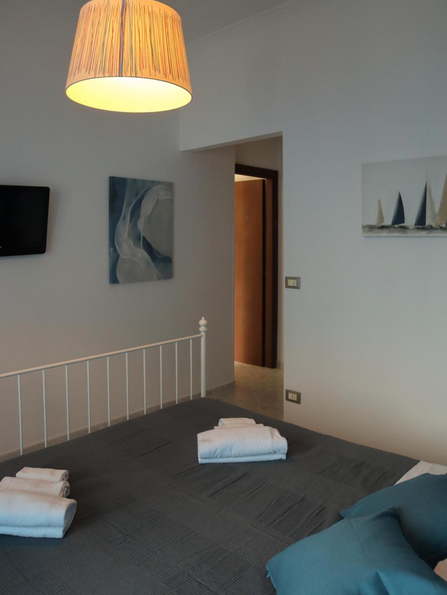 Bed and Breakfast La Darsena Fiumicino Esterno foto